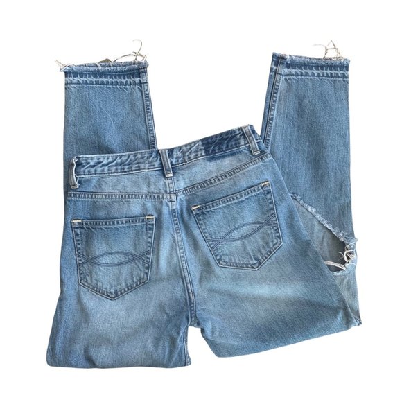 Abercrombie Medium Wash Denim Raw Hem Distressed Capri's - Picture 2 of 6